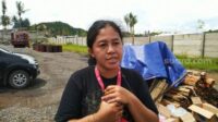 82546-pawang-hujan-di-kawasan-sirkuit-mandalika-rara-isti-wulandari
