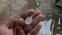 hujan es di pekanbaru