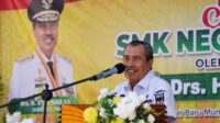 gubri-syamsuar-ajak-sekolah-di-riau