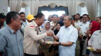 lepas-kontingen-riau-ikuti-penas-pe