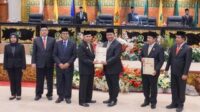 pemprov-riau-terima-opini-wtp-dari