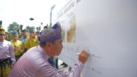 gubernur-riau-meresmikan-mata-kulia