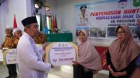 gubernur-syamsuar-berikan-bantuan-s