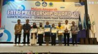 rektor-uir-apresiasi-mahasiswa-yang