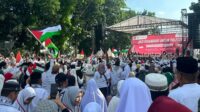 ribuan-warga-berkumpul-di-pekanbaru