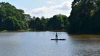wisata-danau-di-riau-jadi-destinasi