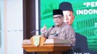 gubernur-riau-apresiasi-uir-gelar-s