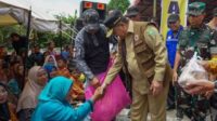 gubri-serahkan-bantuan-untuk-korban