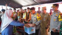 wakapolda-berikan-bantuan-warga-ter