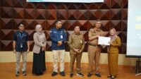 83-pns-pemprov-riau-terima-sk-pensi