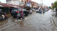 70636-news-picu-banjir-di-jalan