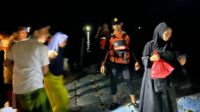 mesin-kapal-mati-di-tengah-laut-90