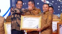 pemprov-riau-raih-penghargaan-mente